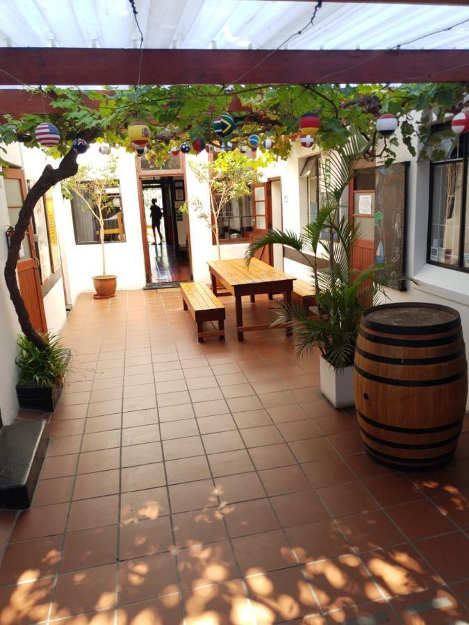 Zebra Crossing Backpacker Hostel Cape Town Luaran gambar