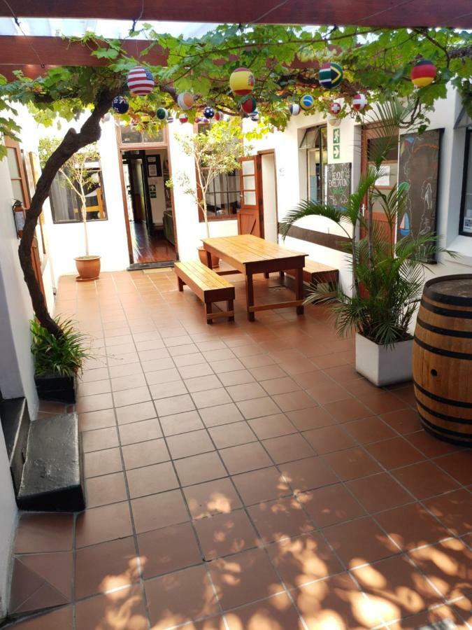 Zebra Crossing Backpacker Hostel Cape Town Luaran gambar